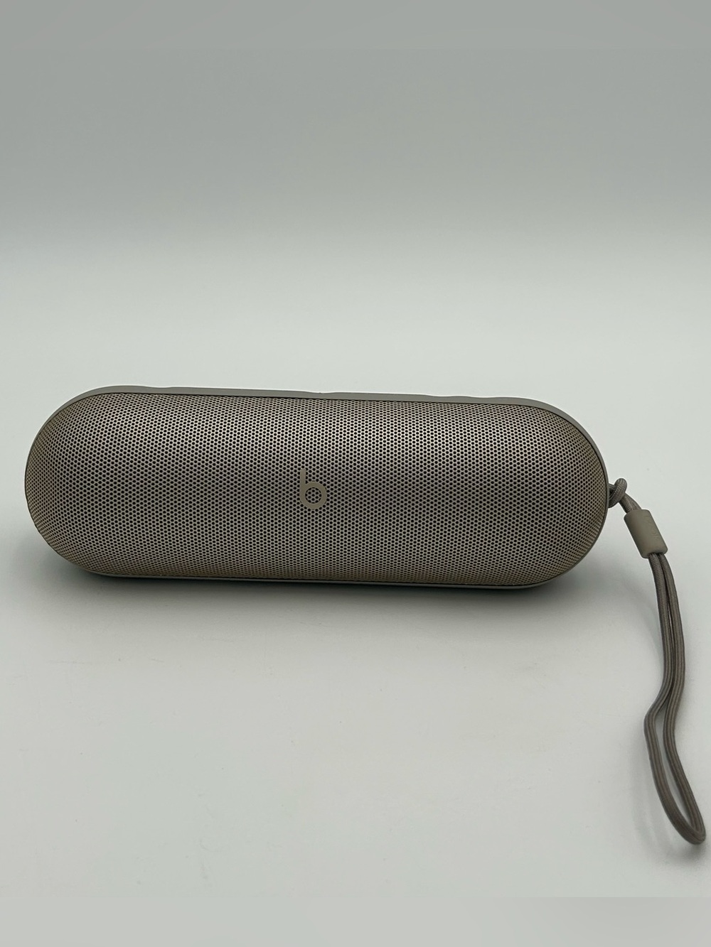 Apple Beats Pill in Champagne - Bluetooth Portable Speaker
